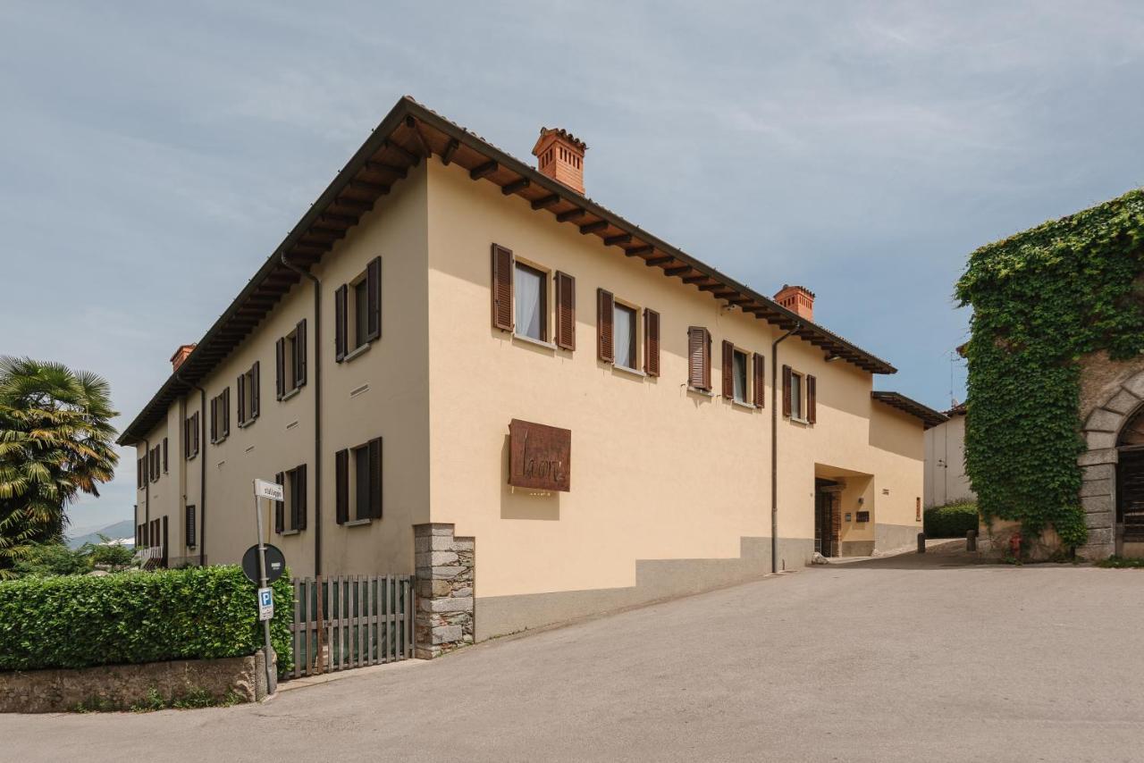 La Corte Di Lurago Hotel Lurago dʼErba Bagian luar foto